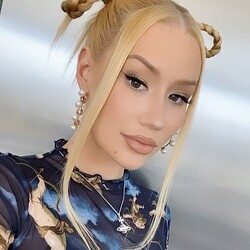 Celebrity Selfies