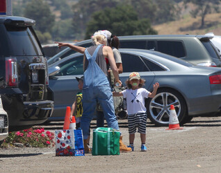 Gwen Stefani with Kids Enjoying the Day at a Farm