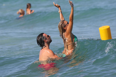 Sylvie Meis and Niclas Castello during a beach day in Saint Tropez