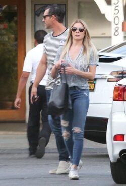 LeAnn Rimes and Eddie Cibrian casaual in Beverly Hills