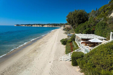 Kim Kardashian is currently staying at this 125 million house in Malibu California while escaping the Kanye West troubles.