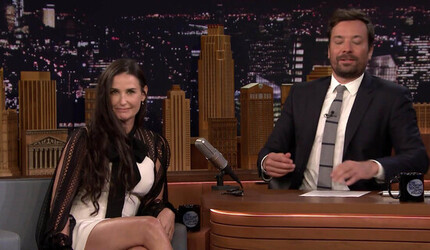 Demi Moore Talks About Her Missing Two Front Teeth on The Tonight Show Starring Jimmy Fallon