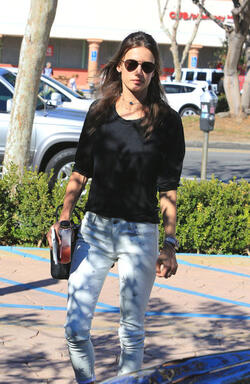 Alessandra Ambrosio Sports Star Print Skinny Jeans For Ladies Lunch In Beverly Hills