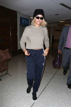 A casual looking Sofia Richie appears Facetiming on her mobile phone