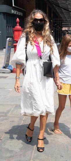 Sarah Jessica Parker Visits SJP Collection Store