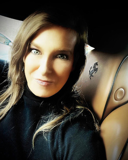 German Anna Sorokin Who Posed As Empress And Drove A Bentley And A Ferrari Arrested For Fraud By Police In Italy