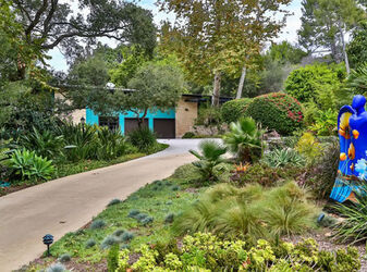 MILEY CYRUS LIAM HEMSWORTH S NEW HOUSE IN MALIBU MILEY CYRUS LIAM HEMSWORTH S NEW HOUSE IN MALIBU