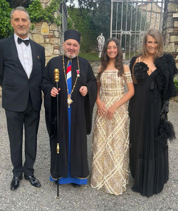 German Anna Sorokin Who Posed As Empress And Drove A Bentley And A Ferrari Arrested For Fraud By Police In Italy