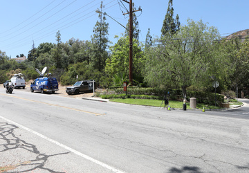 Media Arrives To The Scene As Jake Paul s Calabasas Mansion Raided By FBI