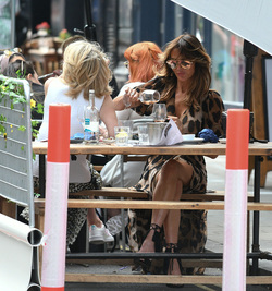 Lizzie Cundy and Anthea Turner seen having a drink with friends in soho