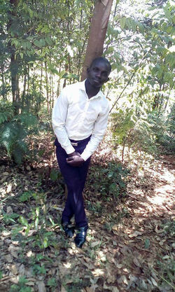 Idiot Thief Uses Stolen Phone To Upload Selfies