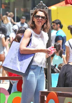 Katie Holmes Spends Time With Family In L.A. Before Starting Harvard Business School