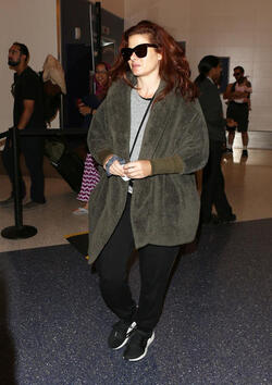 Debra Messing Gets Out Of LA For The Weekend Debra Messing Gets Out Of LA For The Weekend