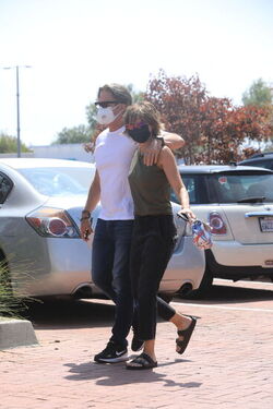 Lisa Rinna and Harry Hamlin in love in Malibu