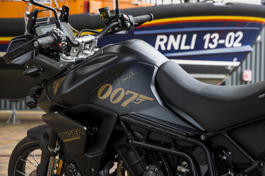 Daniel Craig gifts unique birthday present to RNLI