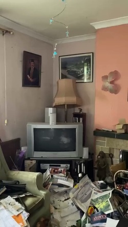 Urban explorer discovers abandoned vintage car graveyard Urban explorer discovers abandoned vintage car graveyard