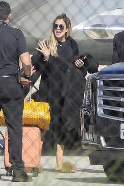 Champagne For Khloe The Baller Babe Celebrates Cavaliers Win Over Celtics