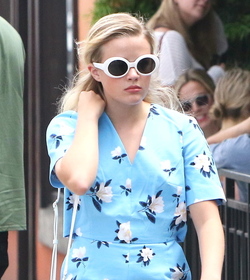 Ava Phillippe Looking Cute In Draper James Romper At Lunch With Mom Ava Phillippe Looking Cute In Draper James Romper At Lunch With Mom