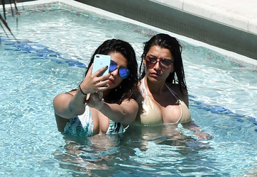 Priyanka Chopra takes bikini selfies in the pool in Miami