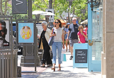 Katie Holmes Spends Time With Family In L.A. Before Starting Harvard Business School