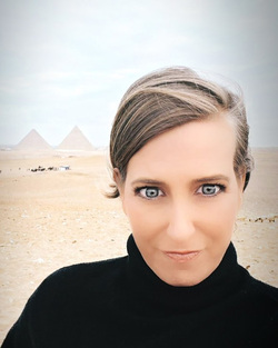 German Anna Sorokin Who Posed As Empress And Drove A Bentley And A Ferrari Arrested For Fraud By Police In Italy