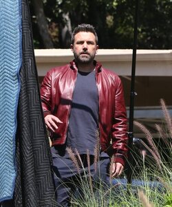 Ben Affleck Looking Cool In Leather Jacket Leaving Photo Shoot With Lindsay Shookus Part 2