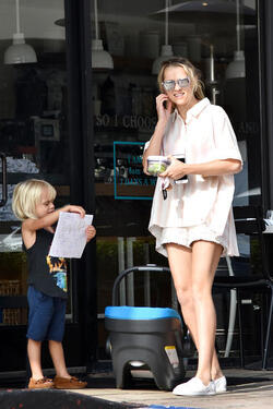 Teresa Palmer has Breakfast with Sons Teresa Palmer has Breakfast with Sons