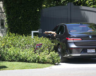 Jennifer Garner Drops By Ben Affleck s House To Celebrate His 52nd Birthday