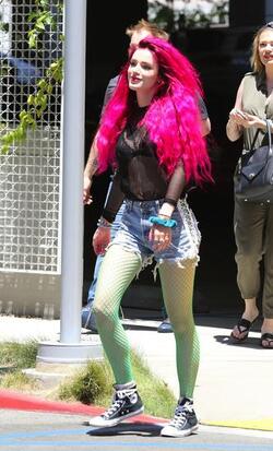 Bella Thorne Rocks Hot Pink Hair After Revealing Scott Disick Drinks Alot Bella Thorne Rocks Hot Pink Hair After Revealing Scott Disick Drinks Alot