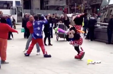 Spanish Police in Madrid have arrested two women pickpockets who used Minnie Mouse disguises to pickpocket tourist victims they posed for photos with.