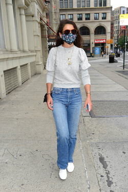 Katie Holmes Shopping in NYC