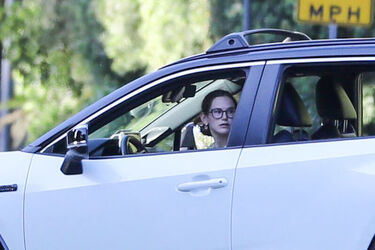 Violet Affleck arriving at Ben Affleck s birthday