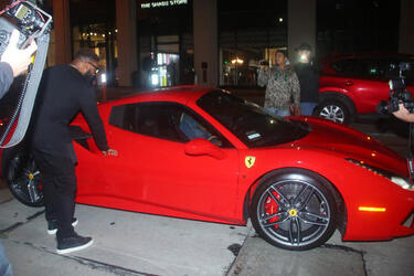 Blac Chyna Steps Out With A New Do And Her New Boo Blac Chyna Steps Out With A New Do And Her New Boo