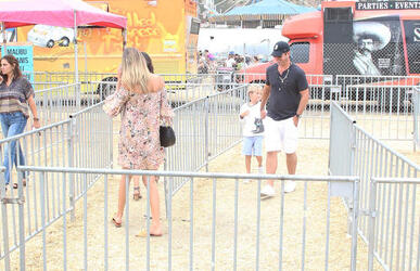 Robin Thicke And Pregnant Girlfriend April Love Take Julian To Malibu Fair Again Robin Thicke And Pregnant Girlfriend April Love Take Julian To Malibu Fair Again