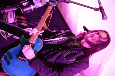 Star Circus performing at The Beaverwood Club