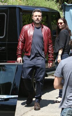 Ben Affleck Looking Cool In Leather Jacket Leaving Photo Shoot With Lindsay Shookus Part 2