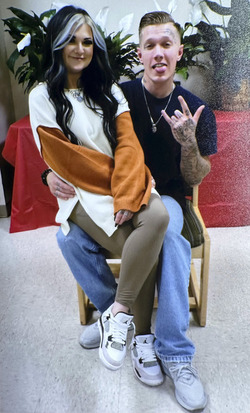 WOMAN FLIES ACROSS HER COUNTRY TO MEET MAN IN PRISON WOMAN FLIES ACROSS HER COUNTRY TO MEET MAN IN PRISON
