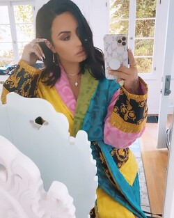Celebrity Selfies