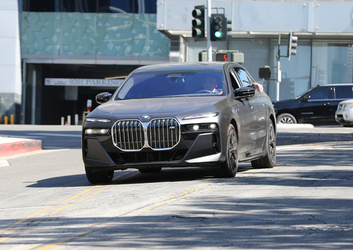 Ben Affleck Enjoys A Smoke After JLo Files For Divorce Ben Affleck Enjoys A Smoke After JLo Files For Divorce