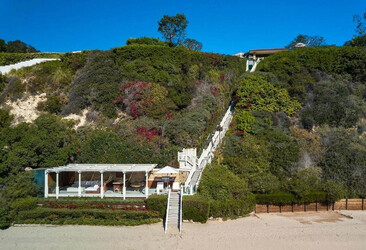 Kim Kardashian is currently staying at this 125 million house in Malibu California while escaping the Kanye West troubles.
