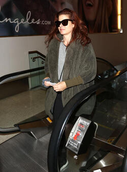 Debra Messing Gets Out Of LA For The Weekend Debra Messing Gets Out Of LA For The Weekend
