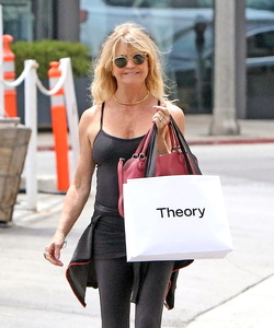 Goldie Hawn And Kurt Russell Go Shopping In Brentwood