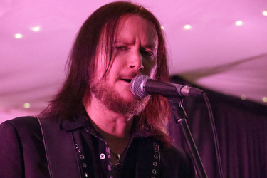 Star Circus performing at The Beaverwood Club