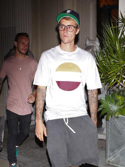 Justin Bieber heads to Mastros after donating thousands to Hurricane Harvey relief Justin Bieber heads to Mastros after donating thousands to Hurricane Harvey relief