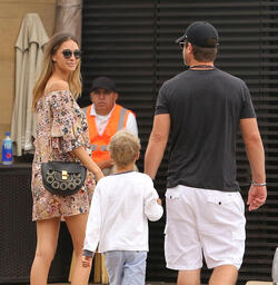Robin Thicke Treats Pregnant Girlfriend April Love And Son Julian To Lunch In Malibu Robin Thicke Treats Pregnant Girlfriend April Love And Son Julian To Lunch In Malibu
