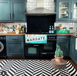 SAVVY MUM QUOTED &pound;22K FOR A NEW KITCHEN TRANSFORMS IT HERSELF DURING LOCKDOWN FOR JUST R5000