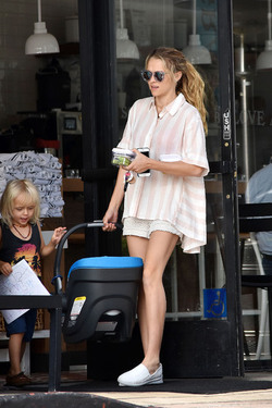 Teresa Palmer has Breakfast with Sons Teresa Palmer has Breakfast with Sons