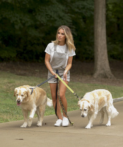 Jessie James Decker Walking her Dogs