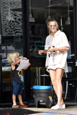 Teresa Palmer has Breakfast with Sons Teresa Palmer has Breakfast with Sons