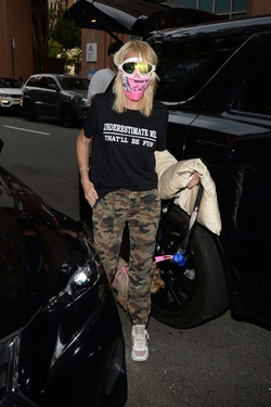 Kristin Chenoweth on her way to the Airport
